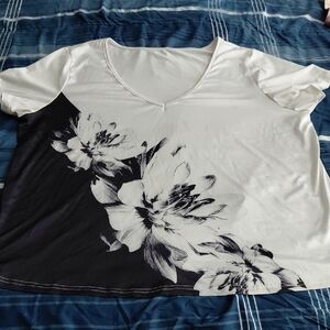 Floral Print Women's Top - Black and White